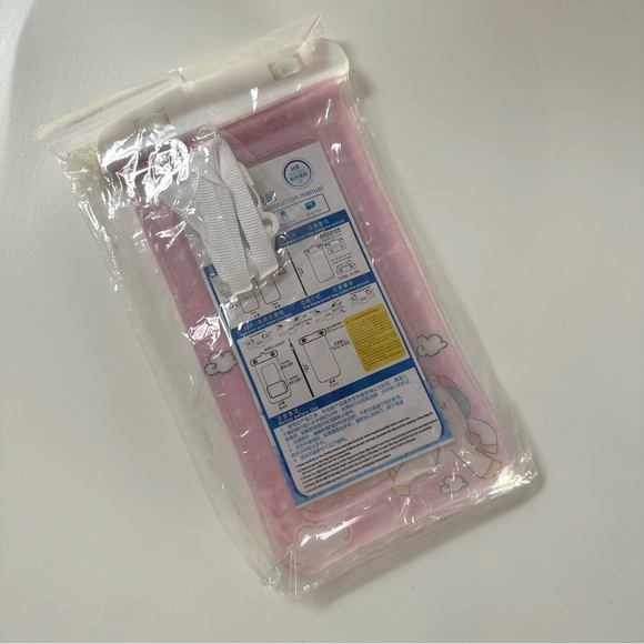 *Free w/ Purchase* NEW Waterproof Phone Pouch + Lanyard with Unicorn Print - Picture 4 of 6